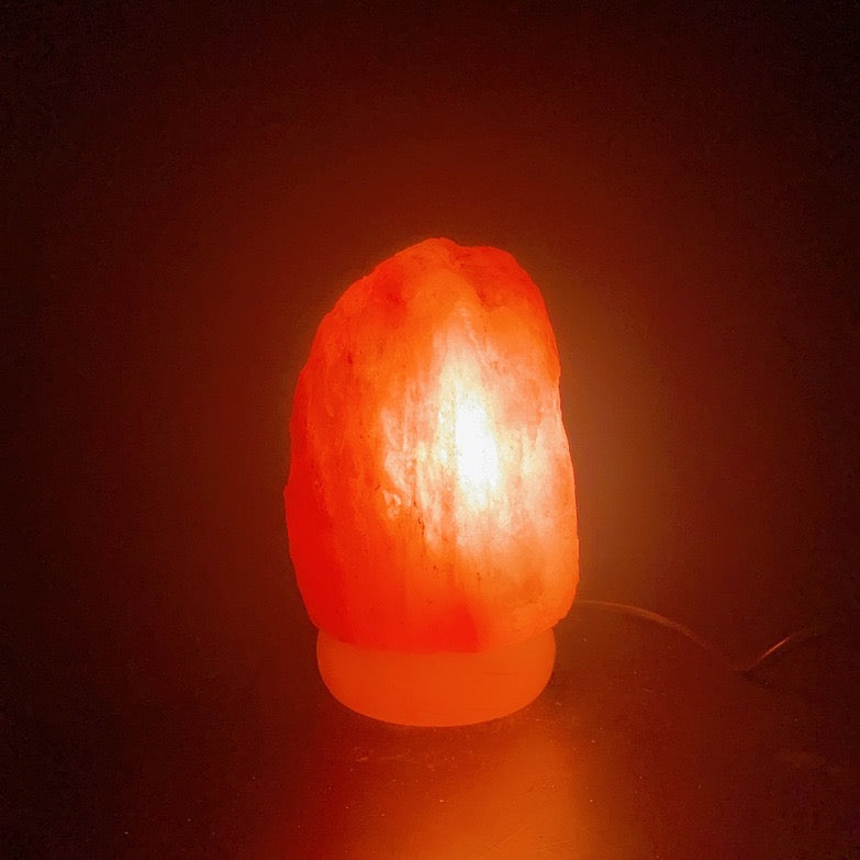 玫瑰鹽原礦鹽燈No.3 A001009實拍點燈效果，約3kg