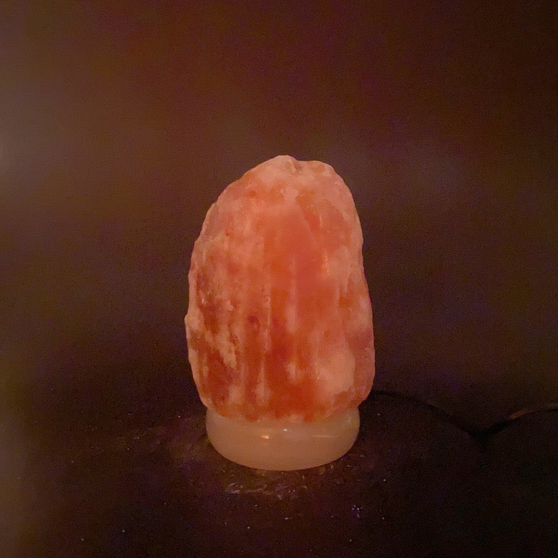 玫瑰鹽原礦鹽燈No.3 A001009實拍未點燈外觀，約3kg