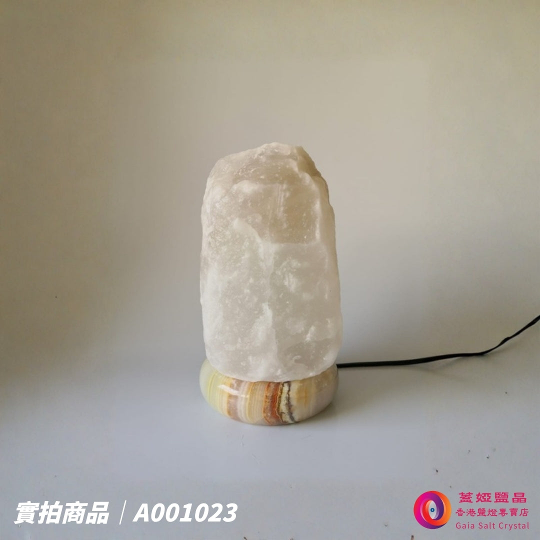 蓋婭鹽晶 白晶鹽原礦鹽燈 A001023，正面未點燈